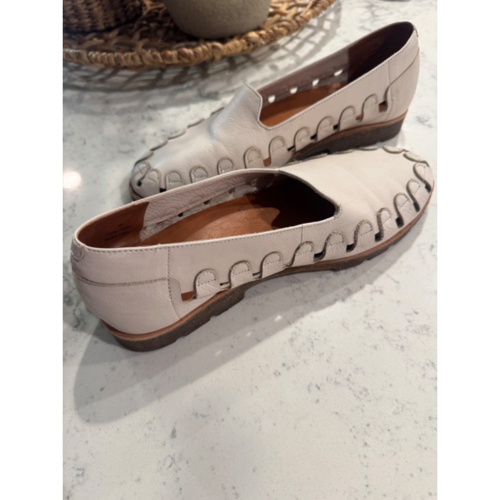 L'Amour Des Pieds Womens 9M Cream Leather Scalloped Cutout Loafers Flats France